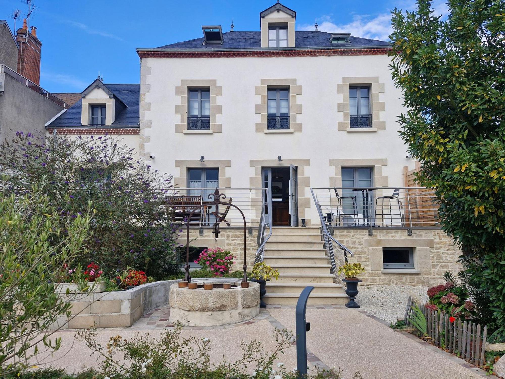 Gite Spacieux A Briare Avec Terrasse, Ideale Pour Familles Et Seminaires, Animaux Acceptes. - Fr-1-590-371 Bagian luar foto